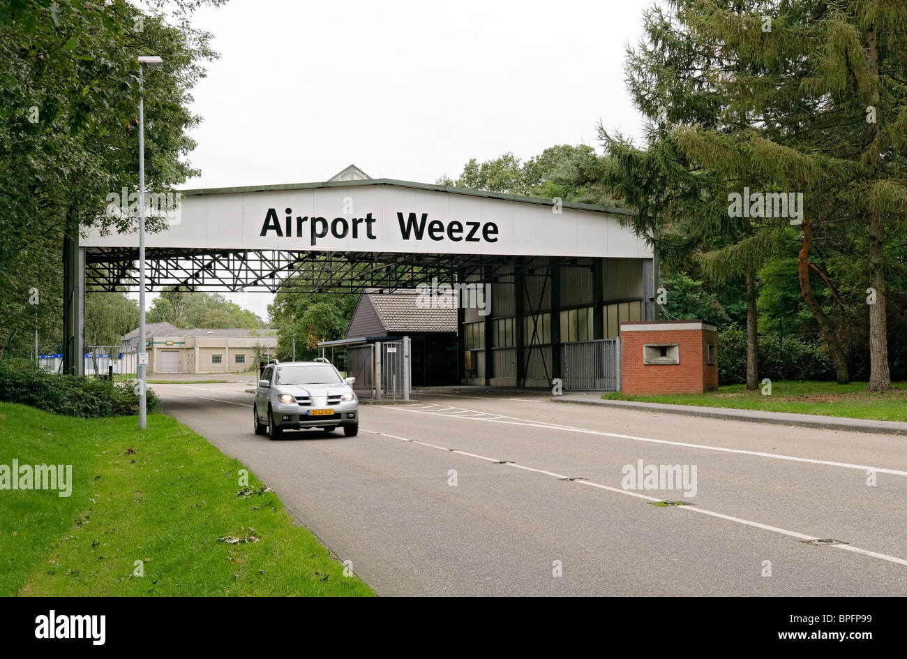 Un promemoria di RAF Laarbruch giorni all'entrata Weeze (Niederrhein) aeroporto, Renania settentrionale-Vestfalia (Germania). Foto Stock