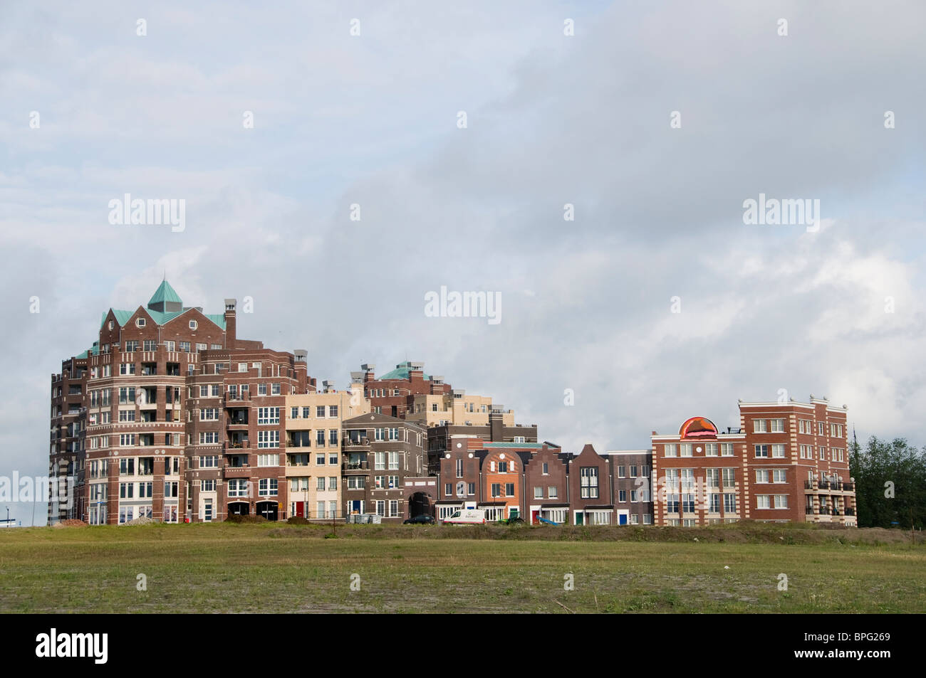 Lelystad capitale della provincia di Flevoland costruito su terreni bonificati è stata fondata nel 1967 Batavia Stad Foto Stock