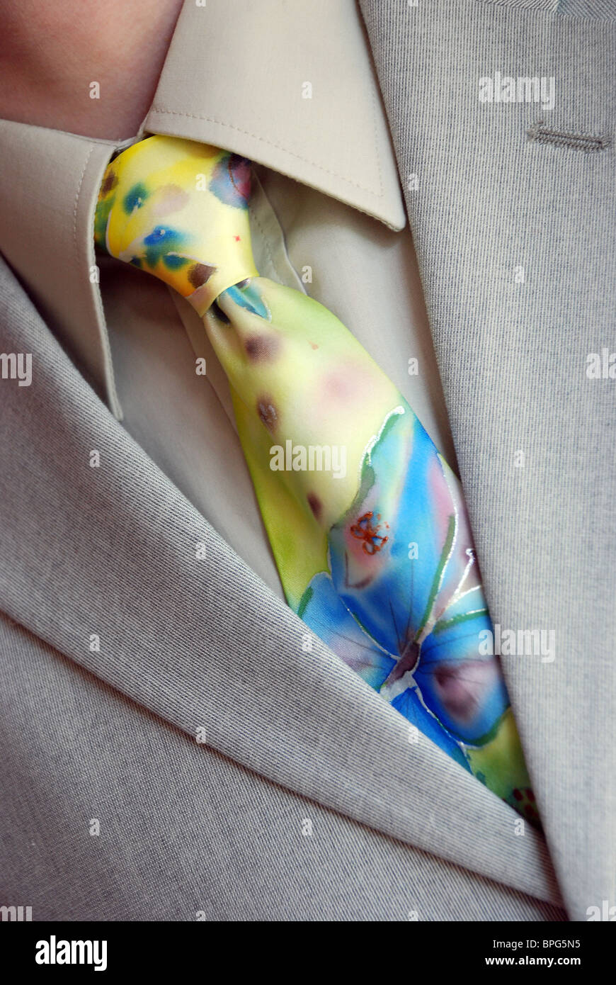 Dipinto a mano cravatta di seta con SUIT Foto stock - Alamy