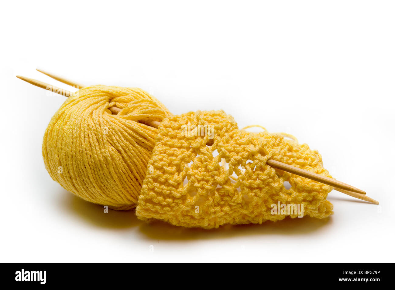 Giallo pezzo di filo crochet e lavori in corso Foto Stock