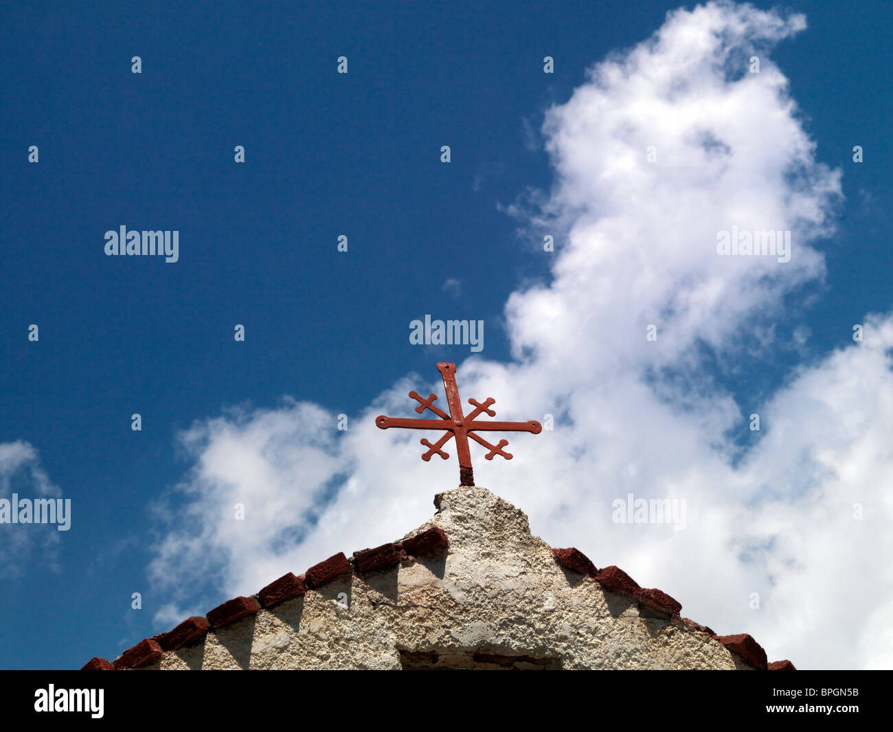 Grecia Samos Timiou Stavrou Monastero Croce sul tetto Foto Stock