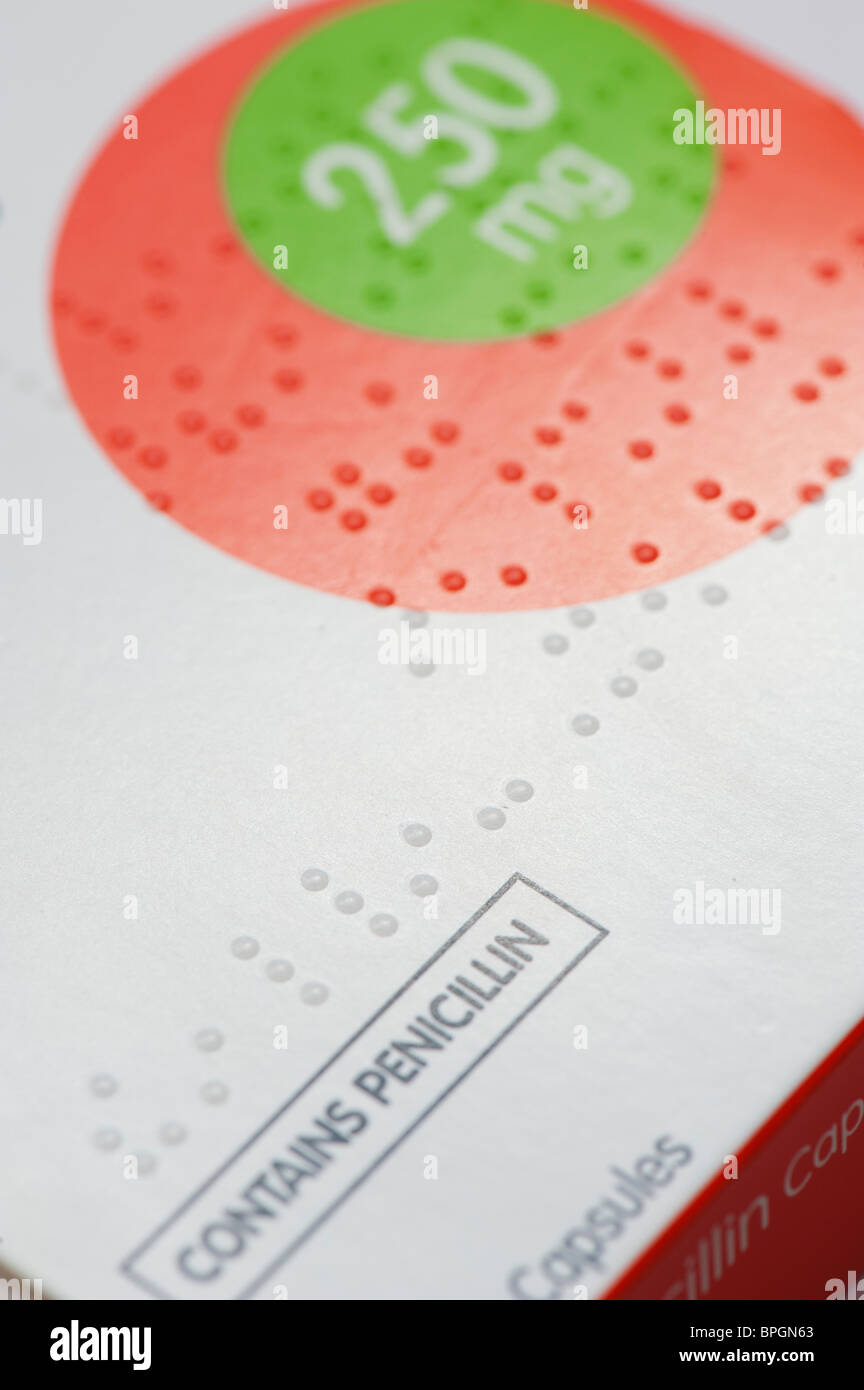 Il Braille sul farmaco antibiotico box Foto Stock