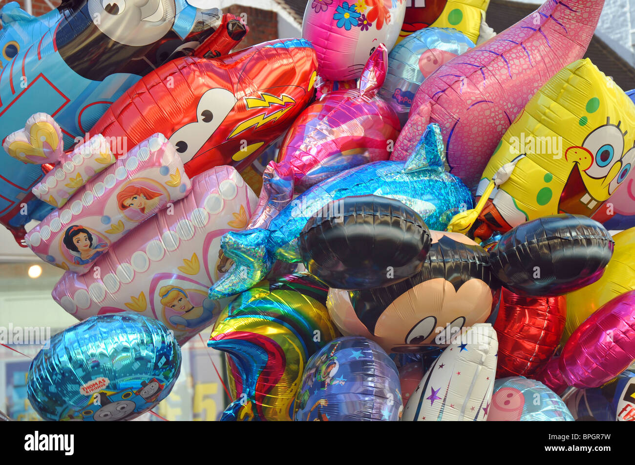Windsor, Berkshire, Inghilterra: novità palloncini in vendita in strada Foto Stock