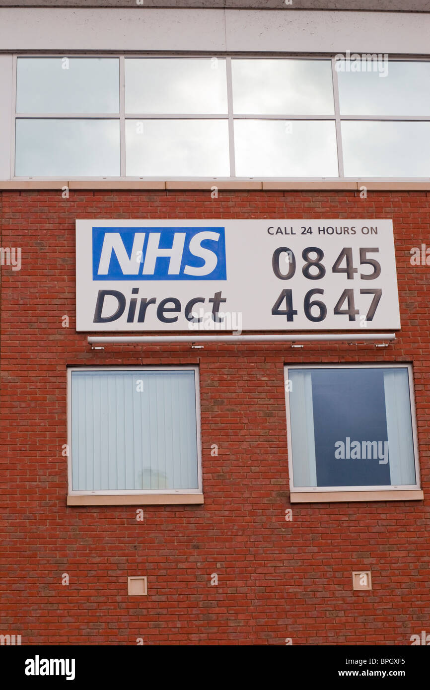 NHS Direct. Il governo del Regno Unito conferma i piani per i rottami il NHS Direct helpline. Foto Stock