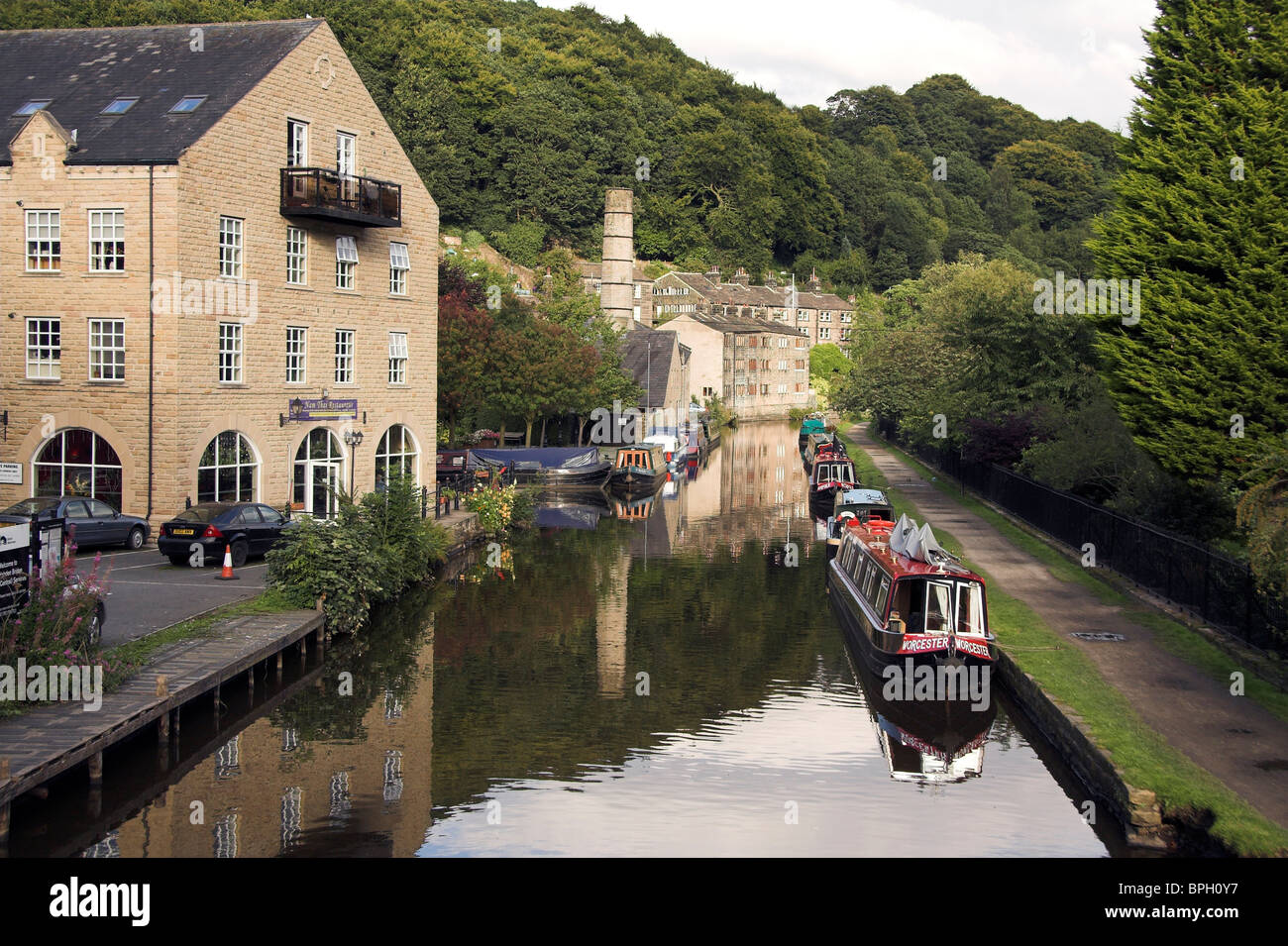 Chiatte in Rochdale Canal, Hebden Bridge, West Yorkshire, Inghilterra, Regno Unito Foto Stock