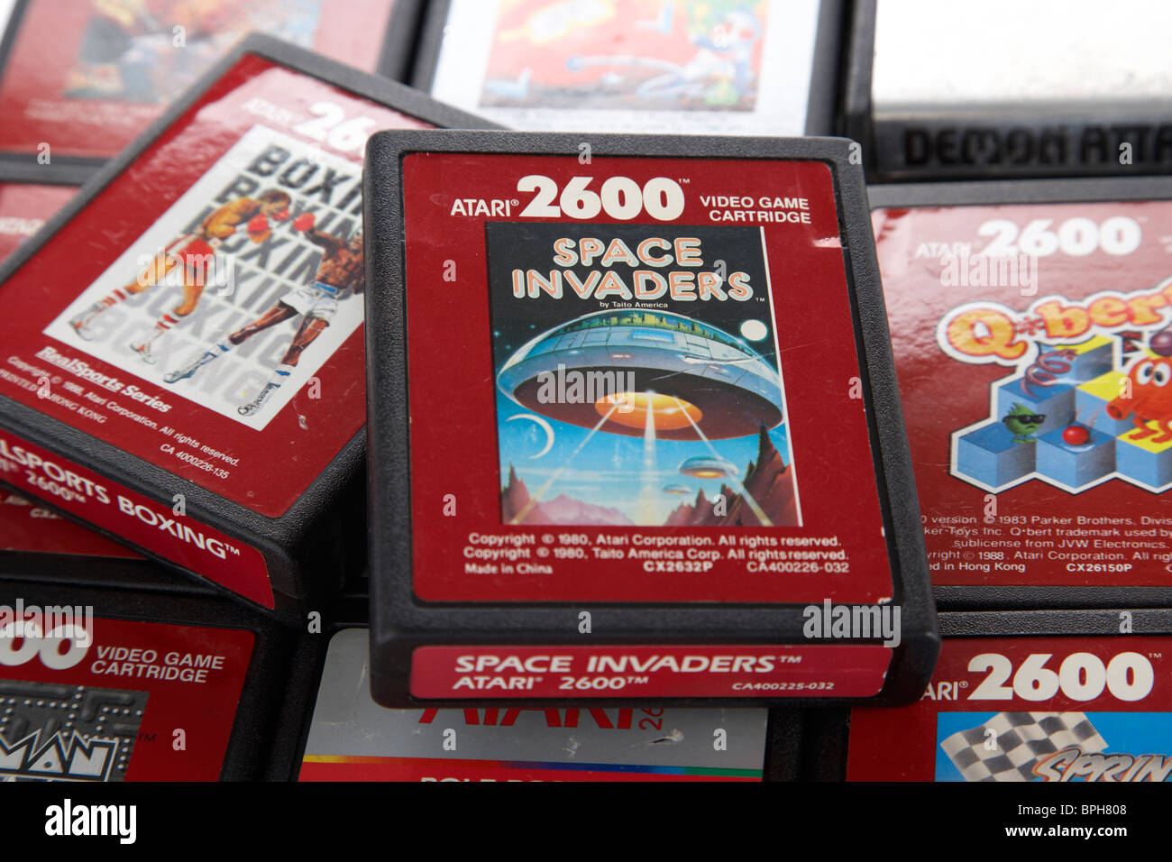 Edizione successiva retrò video elettronico originale gioco di Atari Vcs 2600 le cartucce di giochi Foto Stock