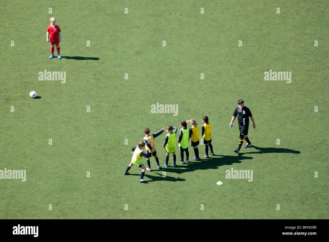 Prima del calcio di punizione Foto Stock