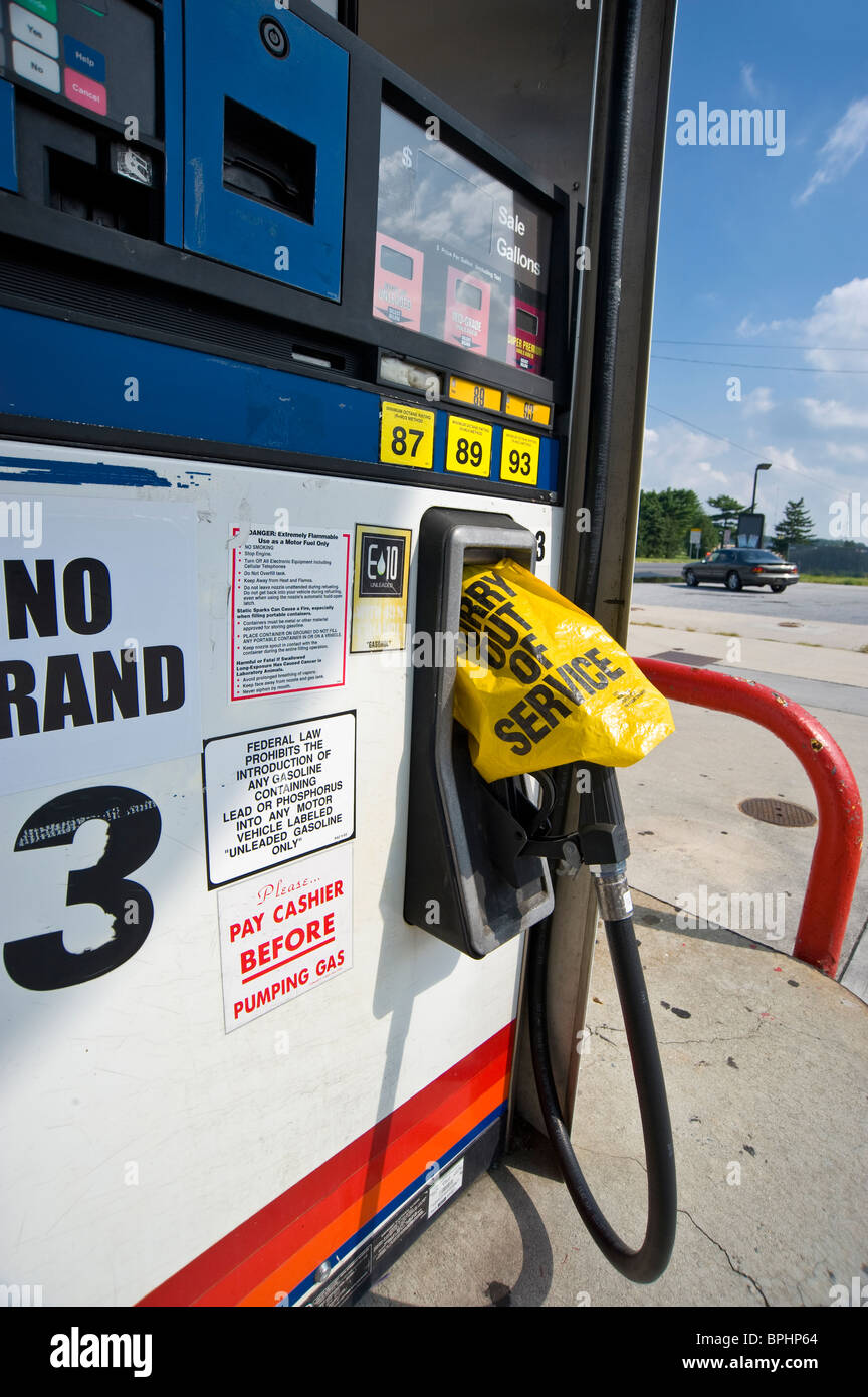 Pompa a gas, fuori di affari Chiuso Gas Benzina Stazione, DELAWARE, STATI UNITI D'AMERICA Foto Stock