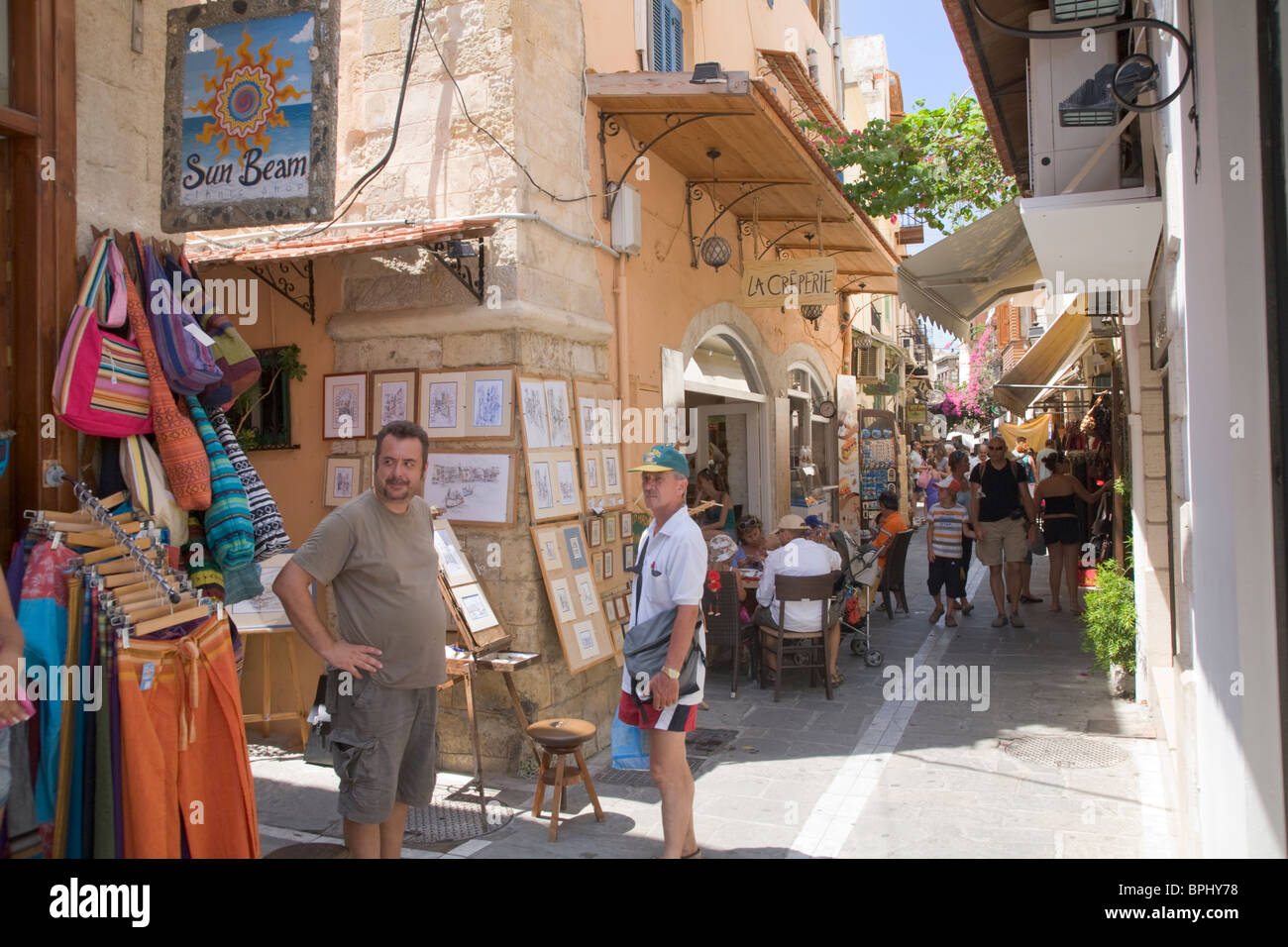 Strette strade dello shopping, Rethimno, Creta, Grecia Foto Stock