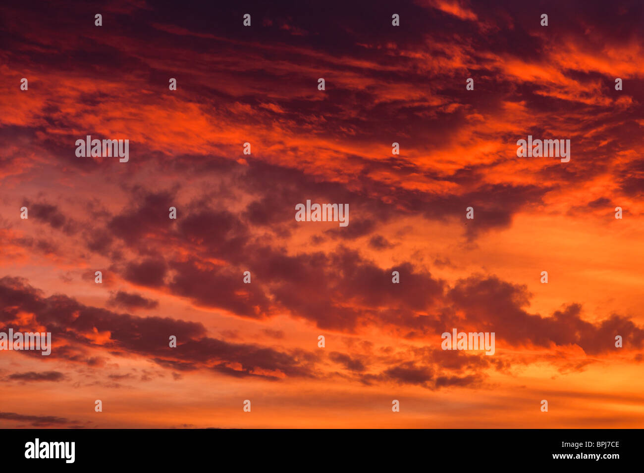 Skyscape colorate al tramonto. Foto Stock