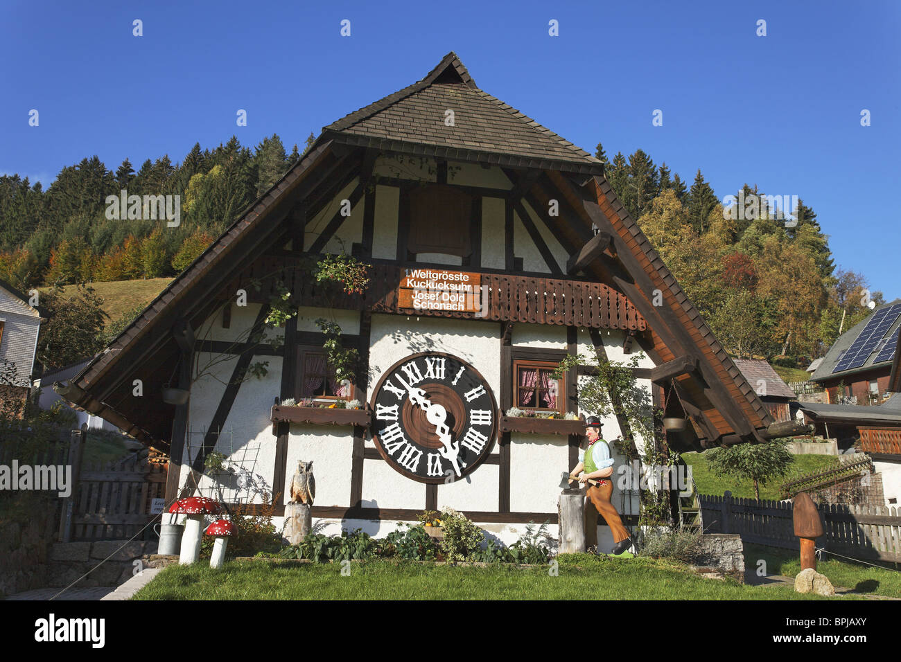 Più grande del mondo orologio cucù, Schonach im Schwarzwald, BadenWürttemberg, Germania Foto