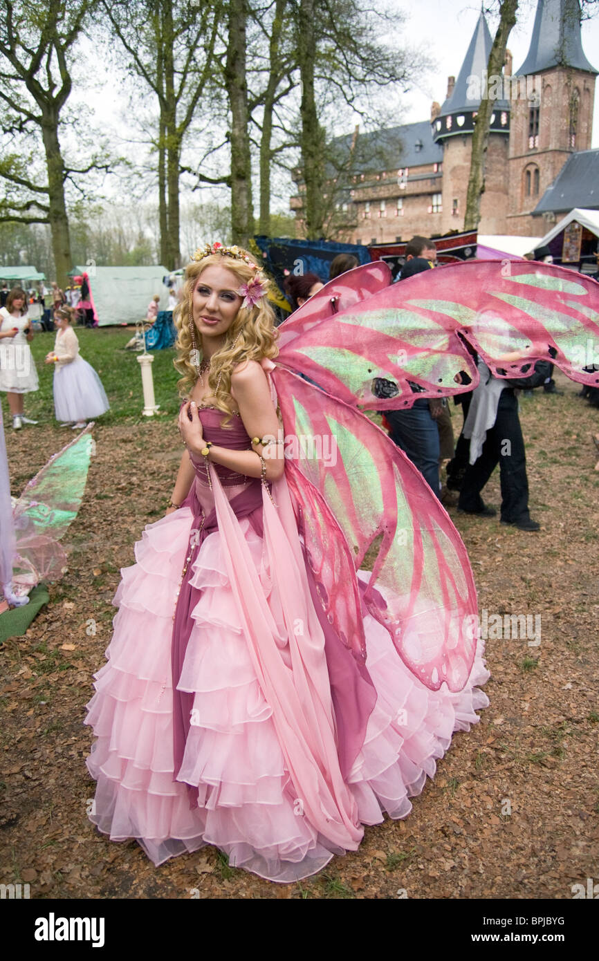 La ragazza alla Elf Fantasy Fair on April 25, 2010 a Haarzuilens, Paesi Bassi Foto Stock