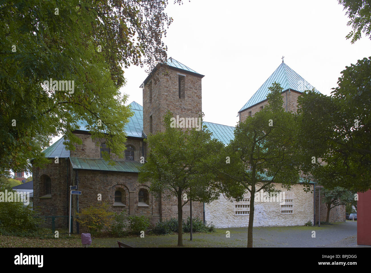 Lucio chiesa in stile romano a Essen-Werden, Ruhrgebiet, Renania settentrionale-Vestfalia, Germania, Europa Foto Stock