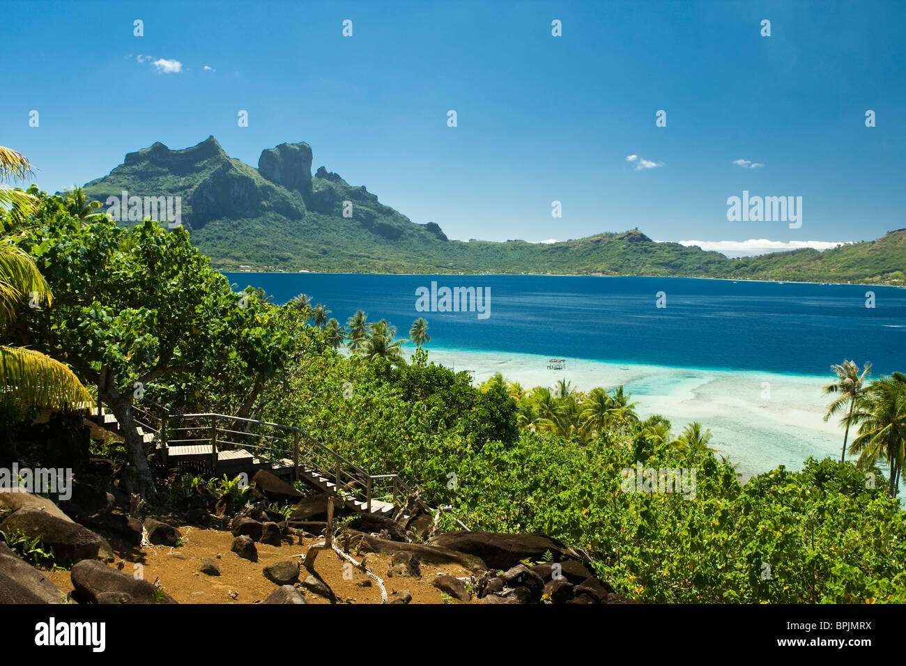 Scenic e motivi del bellissimo villaggio di Bora Bora Foto Stock