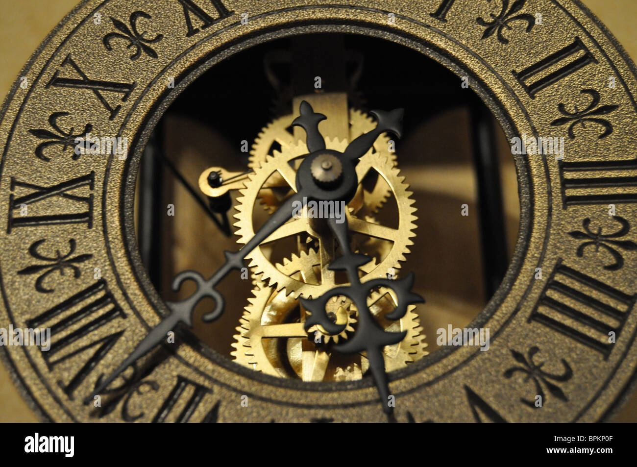 Orologio con ingranaggi immagini e fotografie stock ad alta risoluzione -  Alamy