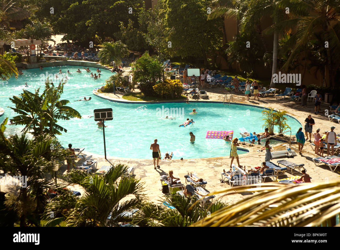 La piscina di un hotel in Repubblica Dominicana Foto Stock