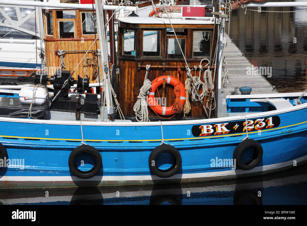 Barche da pesca Favorite BK 11 e Rachel Douglas BK 231 ormeggiati all'interno di San Pietro Marina, Newcastle upon Tyne, England, Regno Unito Foto Stock