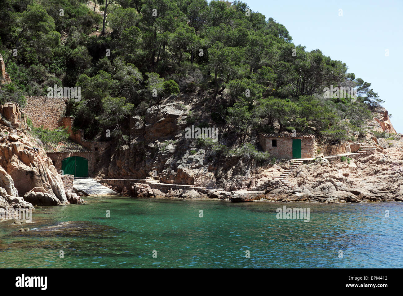La tranquilla e appartata baia di Tamariu in Catalogna in Spagna Foto Stock
