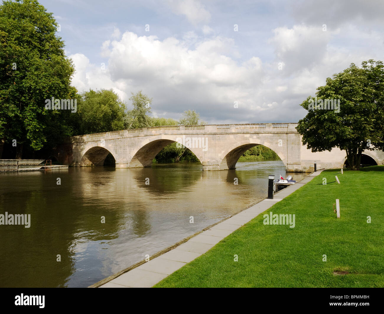 Shillingford Bridge sul fiume Tamigi-1 Foto Stock