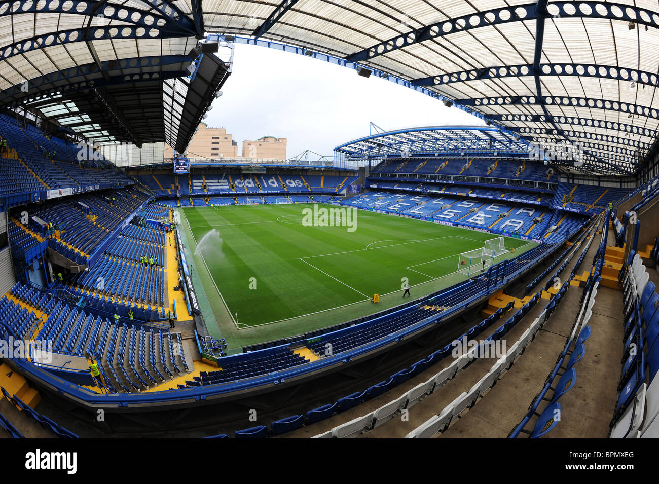 Vista dentro Stadio Stamford Bridge di Londra. Home del Chelsea Football  Club Foto stock - Alamy