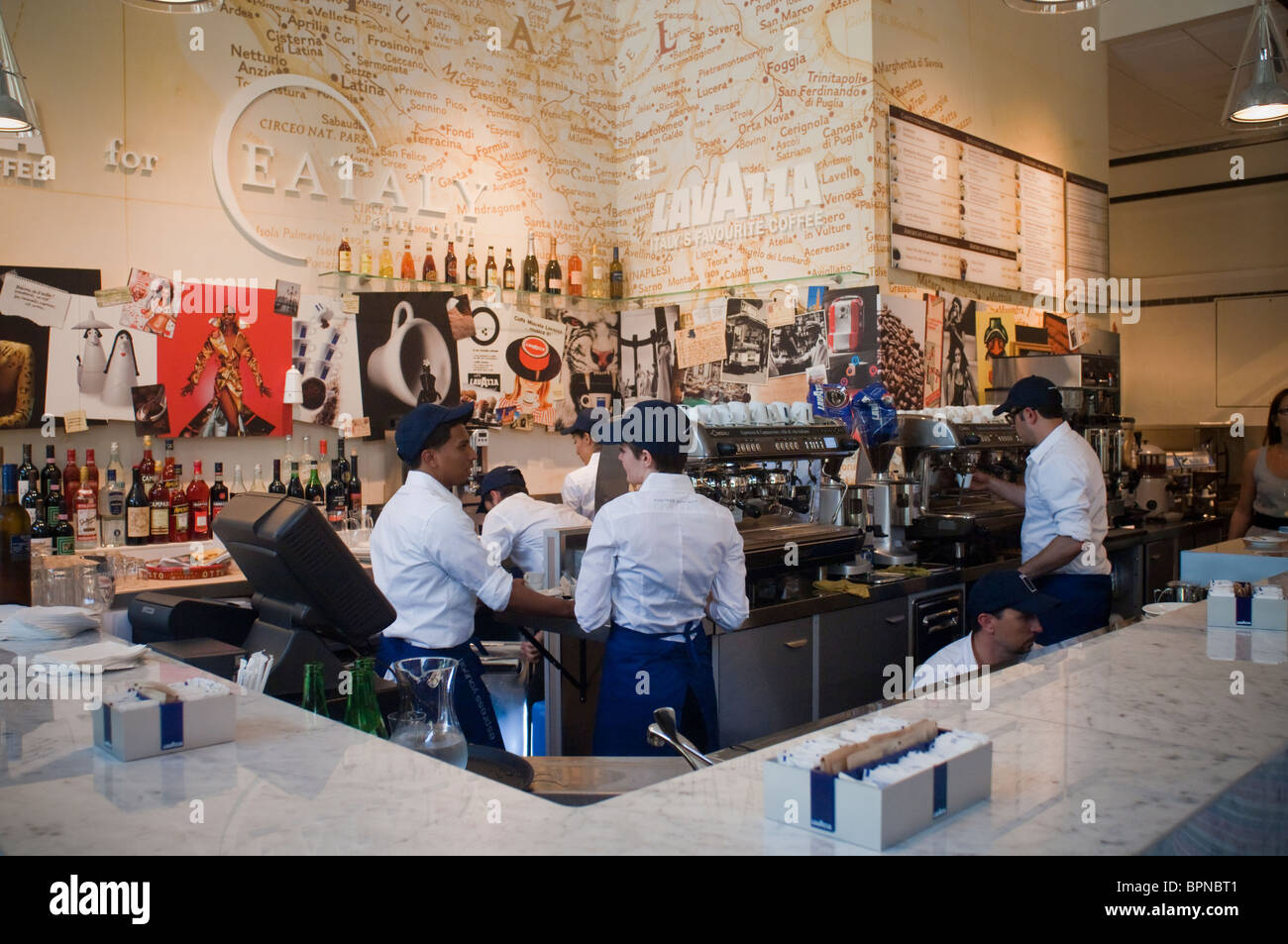 Caffè Lavazza bar a Eataly artigianale il cibo italiano e vino marketplace in New York Foto Stock
