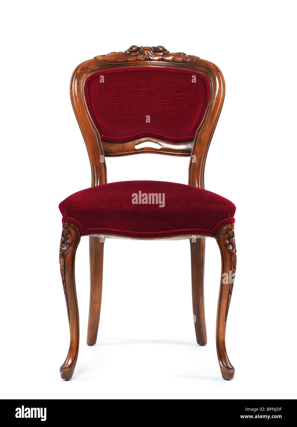 Antiquariato sedia in legno con tappezzeria rosso isolato su sfondo bianco Foto Stock