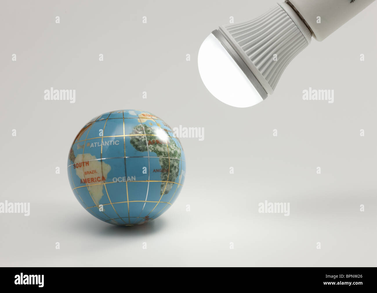 Lampadina a LED e il Globe Foto Stock