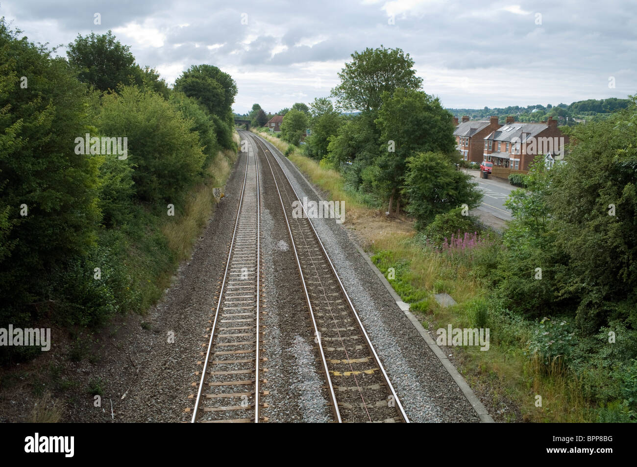 Chiltern linea ferroviaria e le vie si estende ad est da West Wycombe per High Wycombe Foto Stock