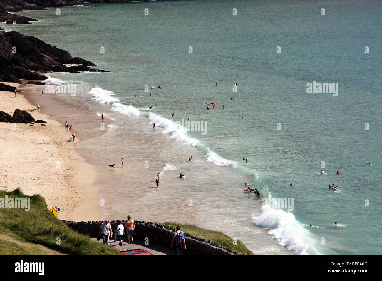 I villeggianti Slea Head Beach, la penisola di Dingle, Co. Kerry Foto Stock