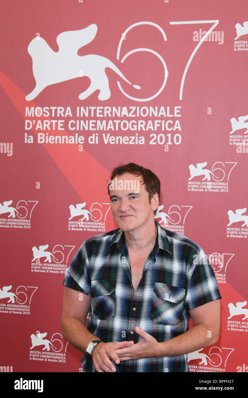 QUENTIN TARANTINO VENEZIA 67 La Giuria PHOTOCALL 67ESIMO FESTIVAL DEL CINEMA DI VENEZIA VENEZIA ITALIA 01 Settembre 2010 Foto Stock