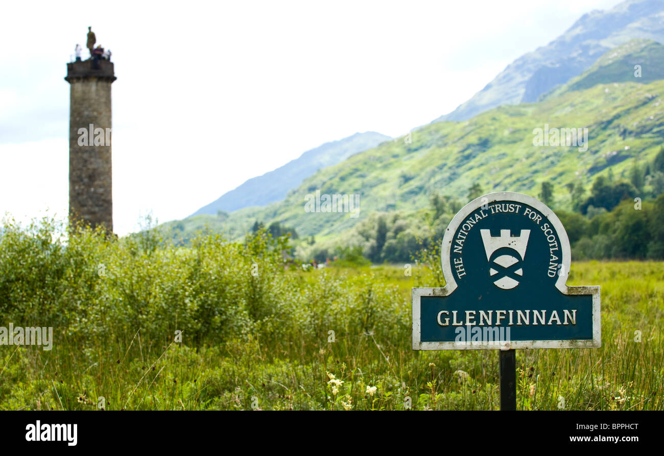 Il Glenfinnan monumento costruito da Alexander MacDonald di Glenaladale in memoria di tutte le clansmen in giacobita sollevamento Foto Stock