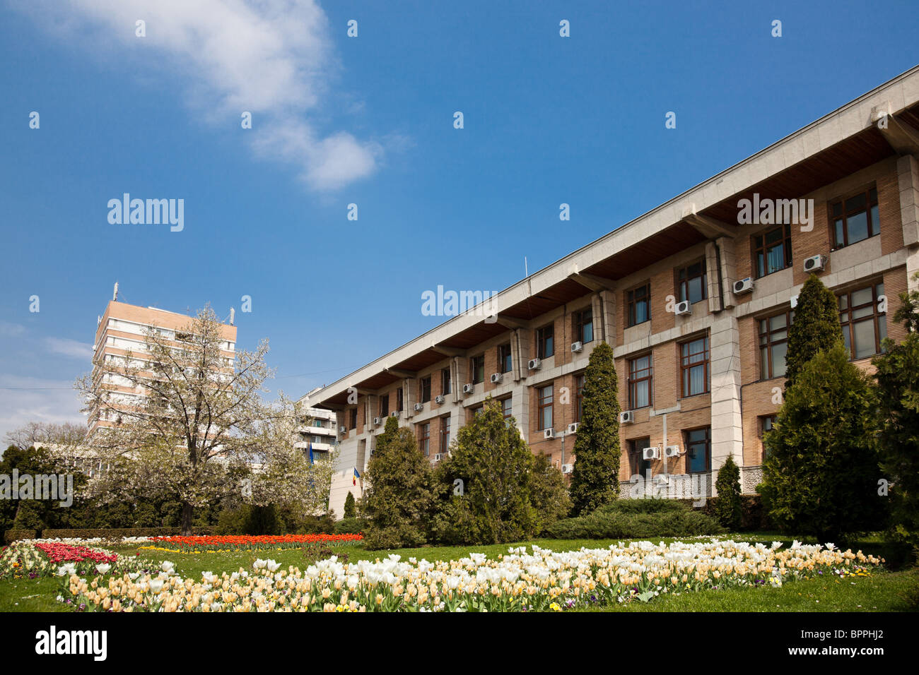 La Prefettura edificio nella città di Iasi, Romania, in primavera. Foto Stock