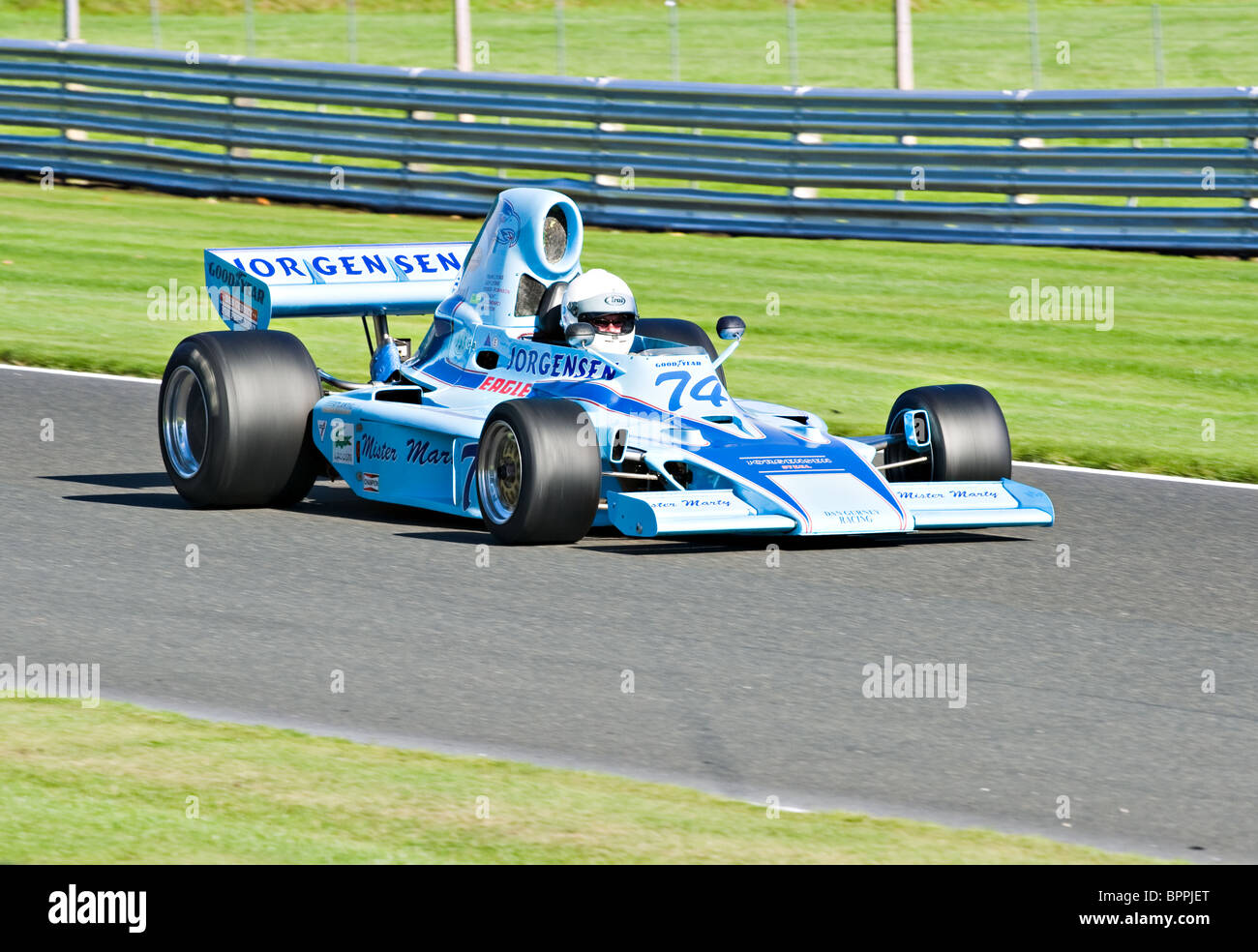 Gurney Eagle 5000 Racing auto sulla Avenue ad Oulton Park Motor Racing circuito Cheshire England Regno Unito Regno Unito Foto Stock