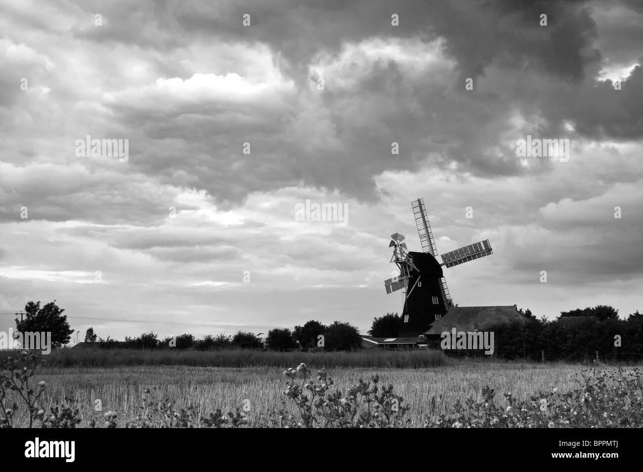 Black & White immagine del mulino a vento di Sarre Foto Stock