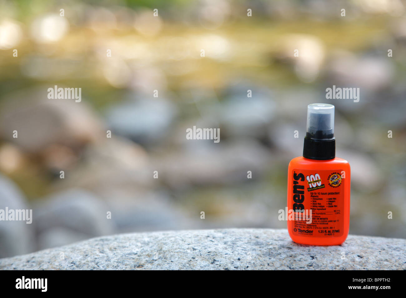 Bens Tick e repellente per insetti su roccia nelle White Mountains, New Hampshire USA Foto Stock