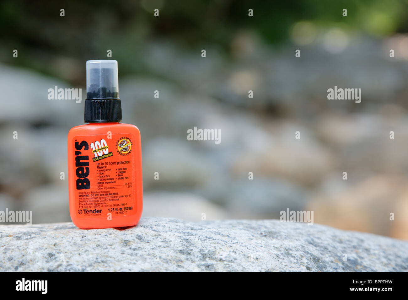 Bens Tick e repellente per insetti su roccia nelle White Mountains, New Hampshire USA Foto Stock