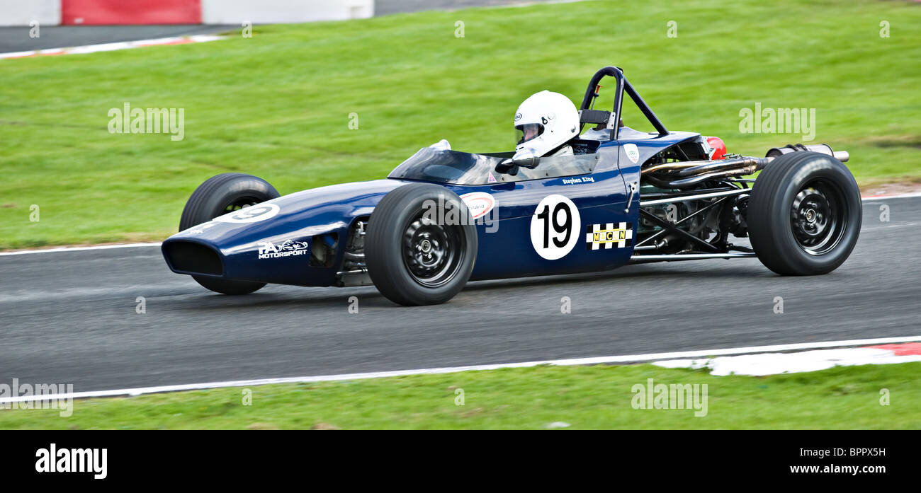 Auto da corsa storica di Formula Ford all'Oulton Park Motor Racing Circuito Cheshire Inghilterra Regno Unito Gran Bretagna Formula Ford Foto Stock