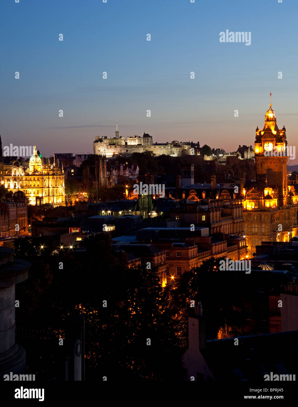 Edinburgh City skyline al crepuscolo Scozia UK Europa Foto Stock