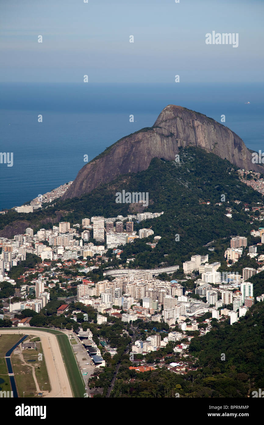 La vista da Rio de Janeiro, Brasile del Cristo Redentor, o Cristo Redentore, statua sul monte Corcovado nel Tijuca Parco Nat. Foto Stock