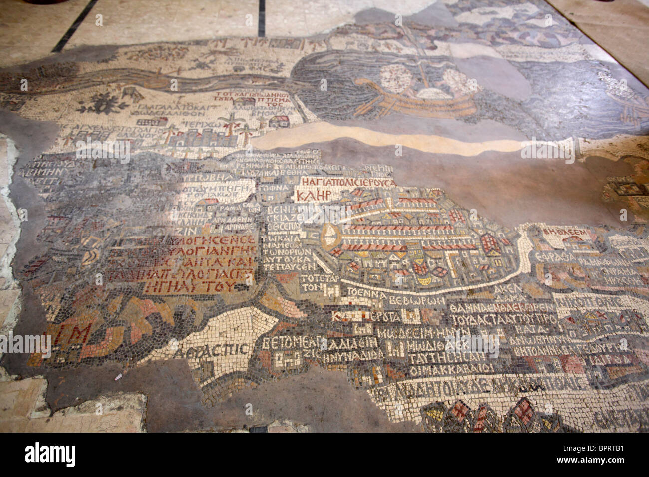 Vista del magnifico mosaico della mappa della Terra Santa, Madaba, Giordania Foto Stock