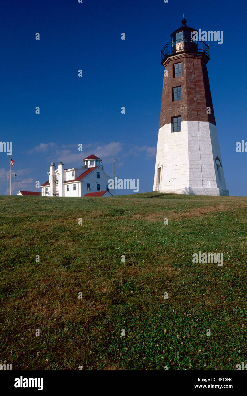 Basso Angolo di visione del punto Judith faro, Rhode Island Foto Stock