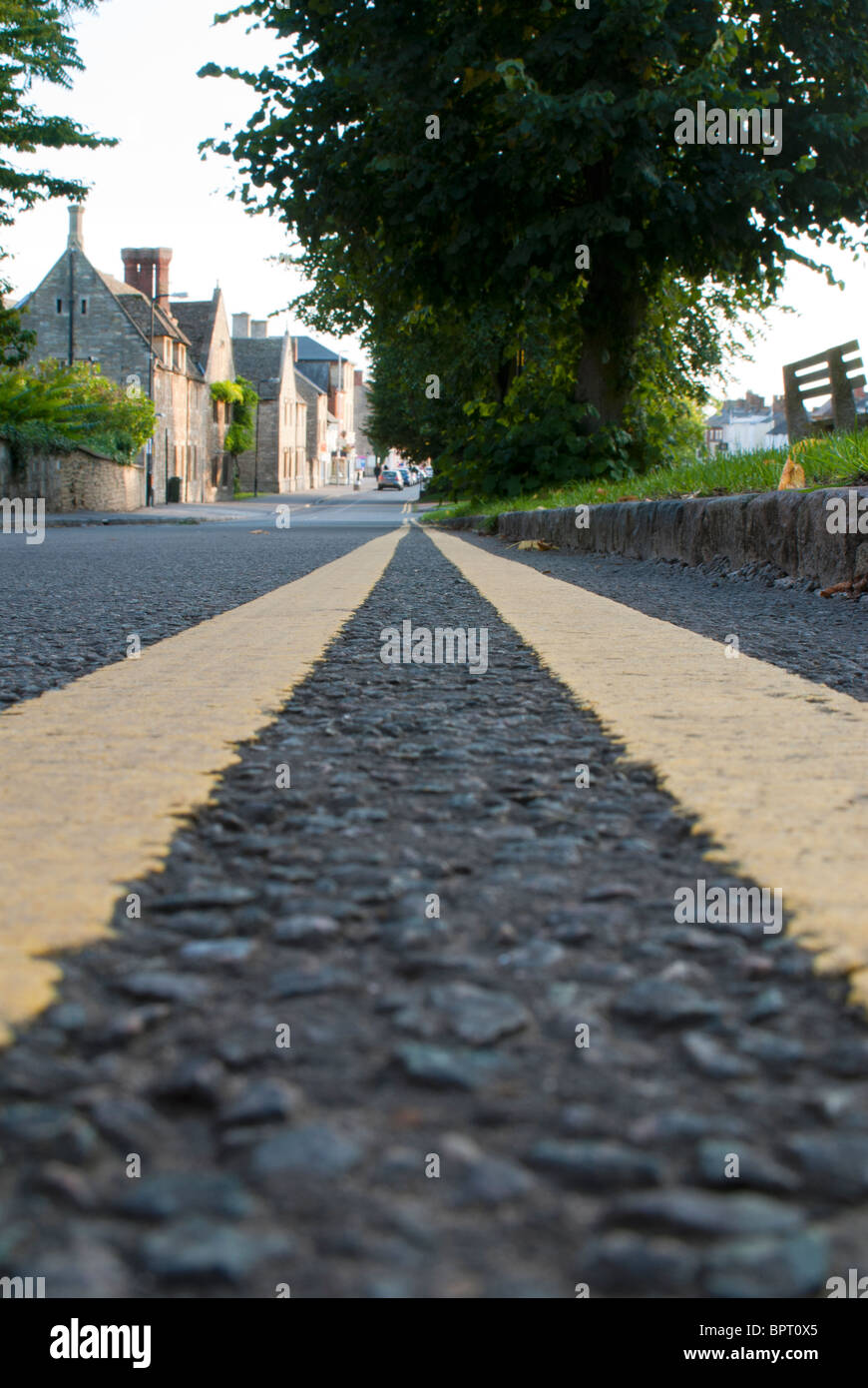 Doppie linee di colore giallo Foto Stock