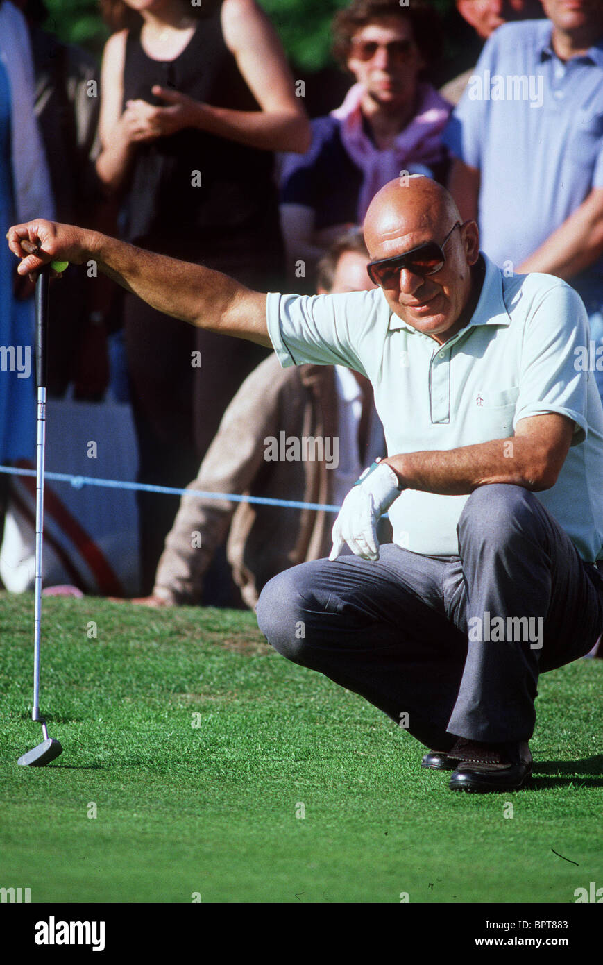 TELLY SAVALAS BOB HOPE CLASSIC PRO AM MOOR PARK GOLF CLUB HERTFORDSHIRE 01 Maggio 1985 Foto Stock