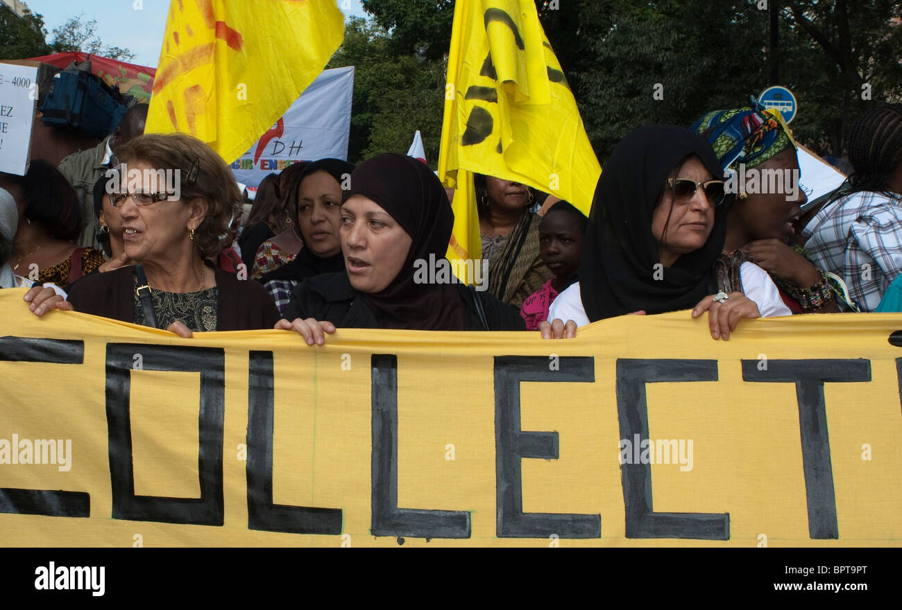 Parigi, Francia, gruppo di migranti, a 'Lega dei diritti dell'uomo' attivista per protestare contro la decisione del governo francese di espellere gli zingari stranieri, Romas, Foto Stock