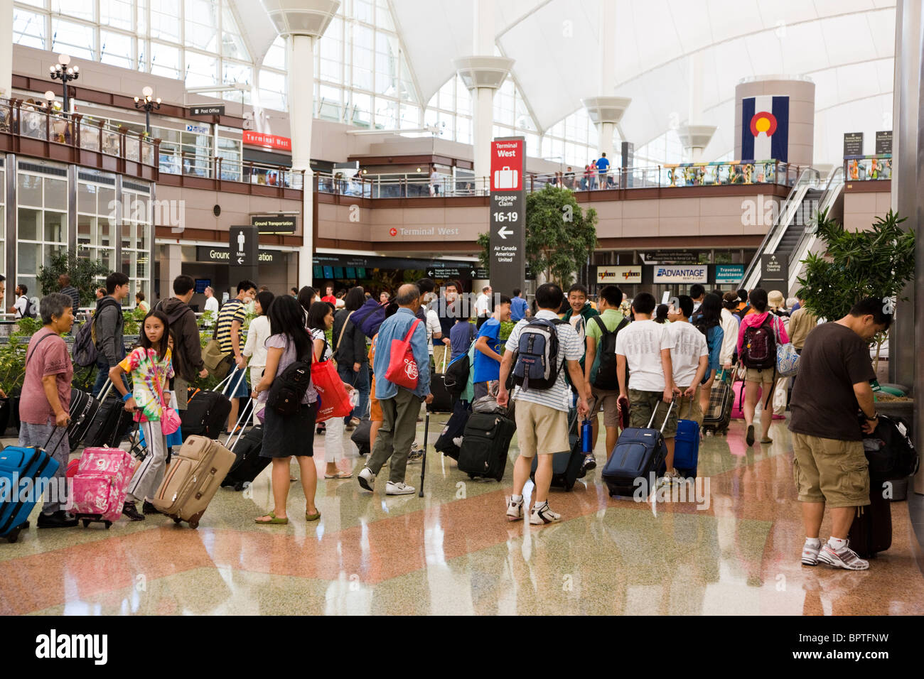 Vista interna dell'Aeroporto Internazionale di Denver, Denver, Colorado, STATI UNITI D'AMERICA Foto Stock