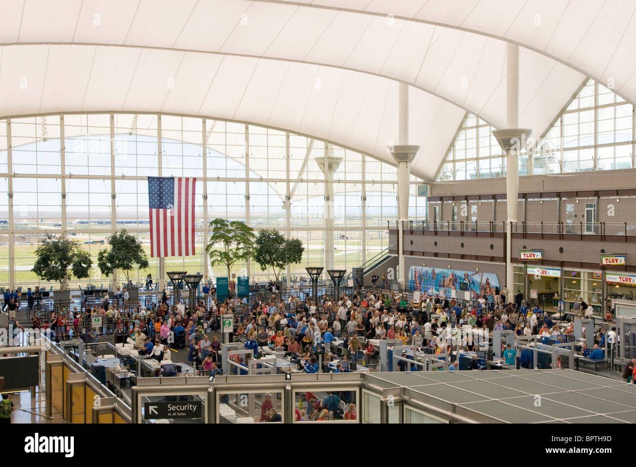 Vista interna dell'Aeroporto Internazionale di Denver, Denver, Colorado, STATI UNITI D'AMERICA Foto Stock