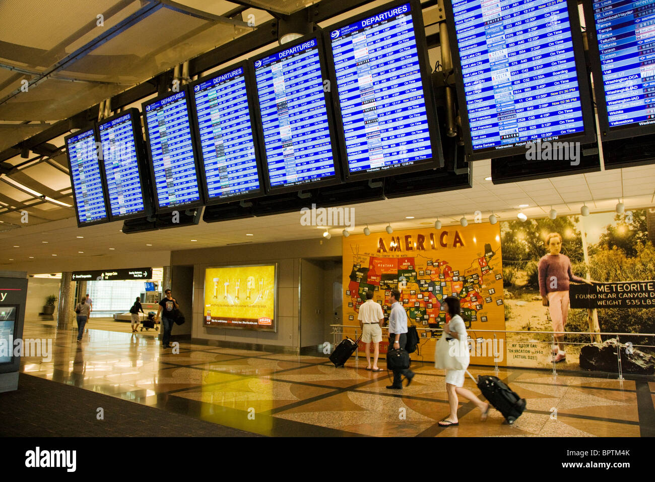 Vista interna dell'Aeroporto Internazionale di Denver, Denver, Colorado, STATI UNITI D'AMERICA Foto Stock