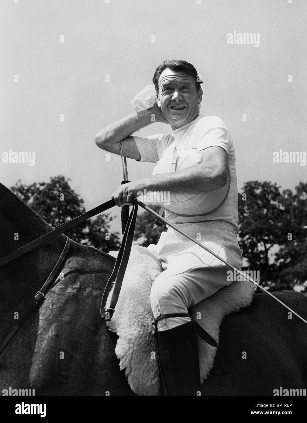 JOHN MILLS A CAVALLO attore (1952) Foto Stock