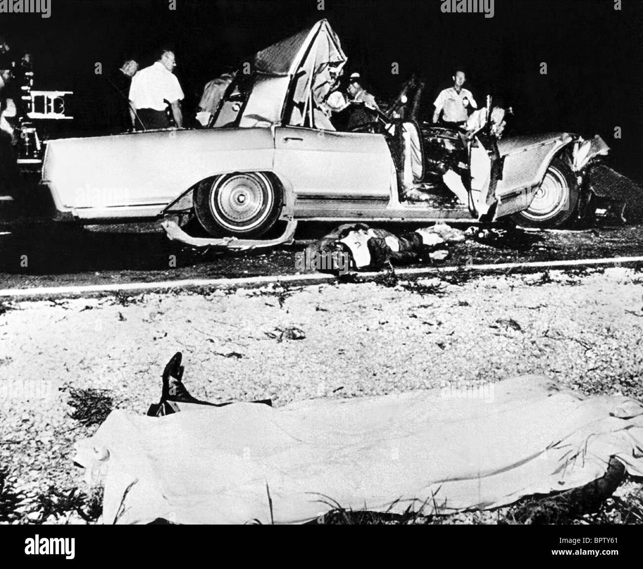 JAYNE MANSFIELD CAR CRASH CHE HA UCCISO JAYNE MANSFIELD (1967 Foto