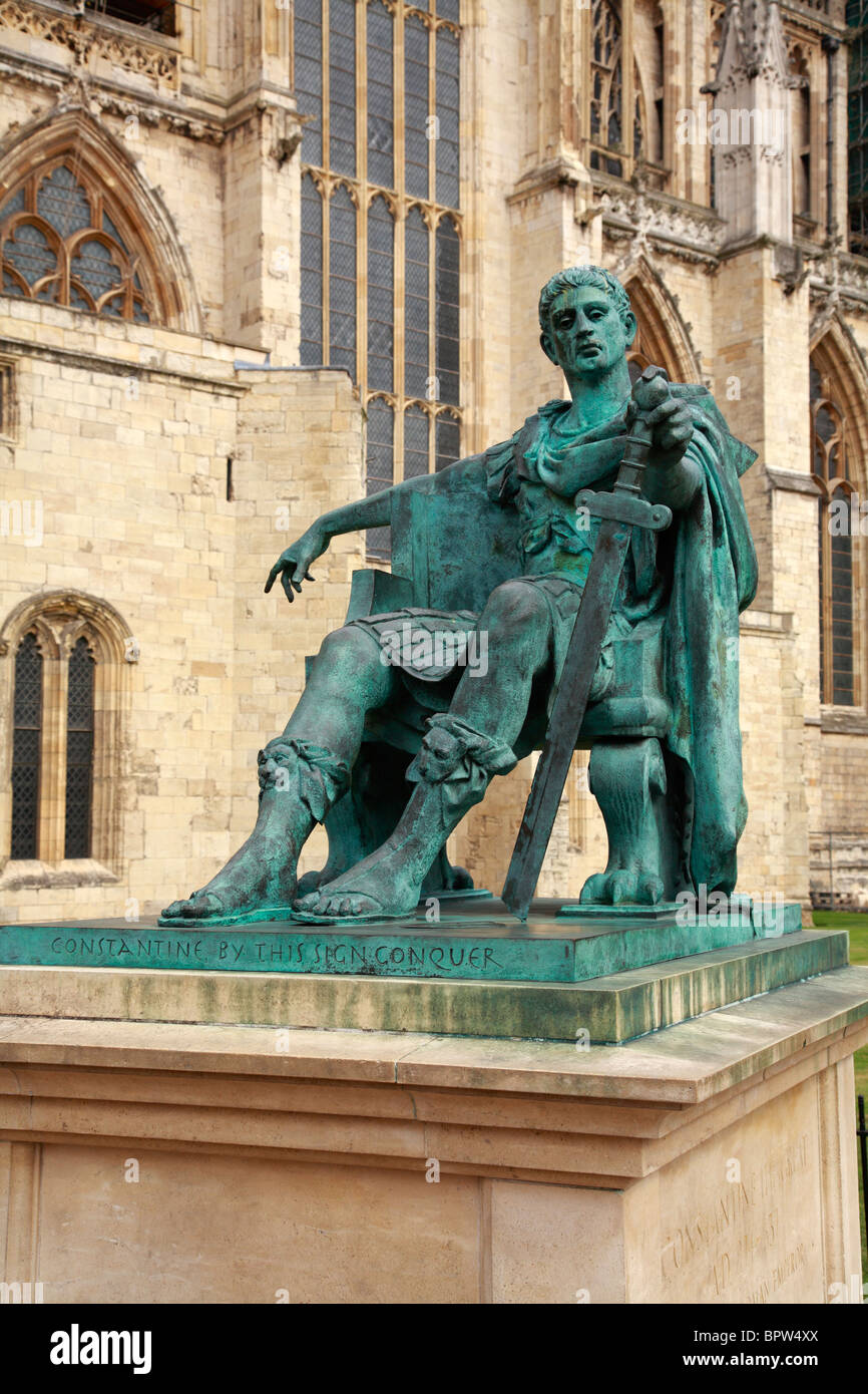 Costantino il Grande statua York England Regno Unito Regno Unito UE Unione europea EUROPA Foto Stock